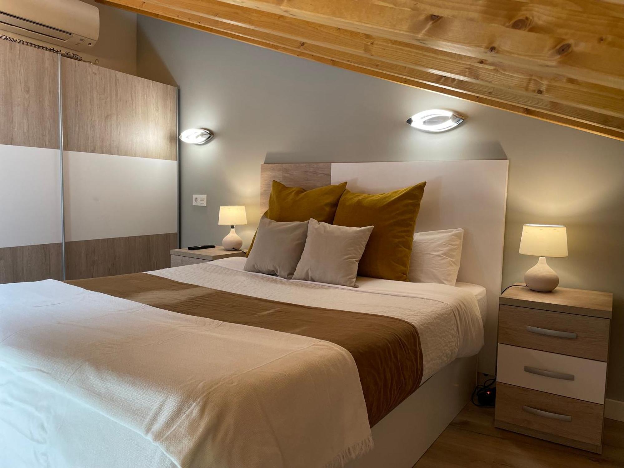 Apartamentos Aranda - Atico Duero Аранда де Дуеро Екстериор снимка