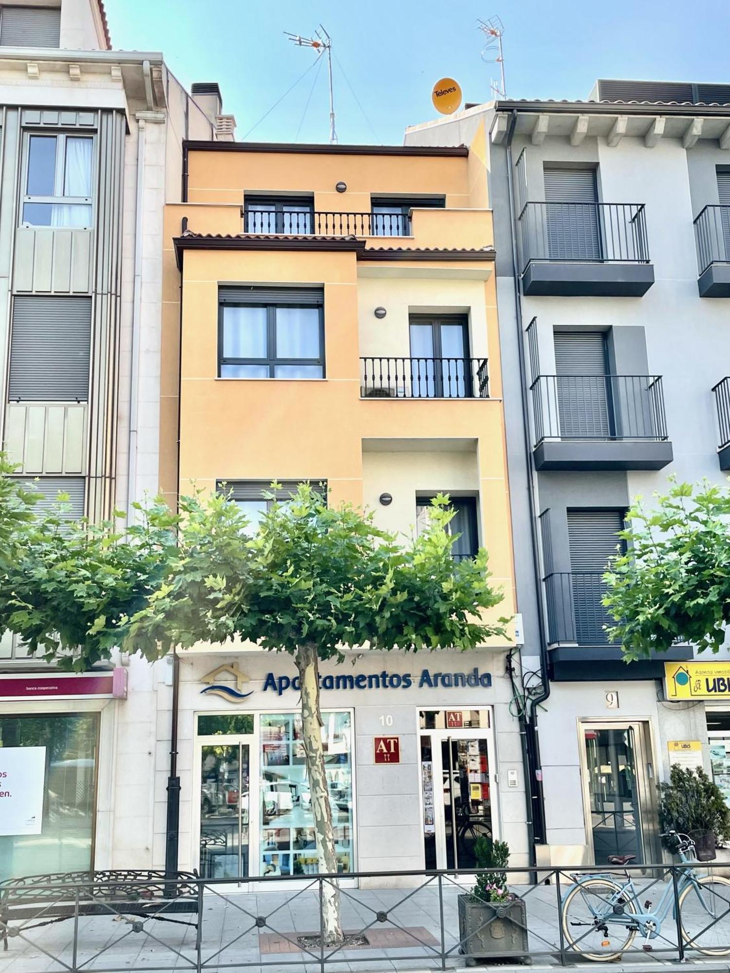 Apartamentos Aranda - Atico Duero Аранда де Дуеро Екстериор снимка