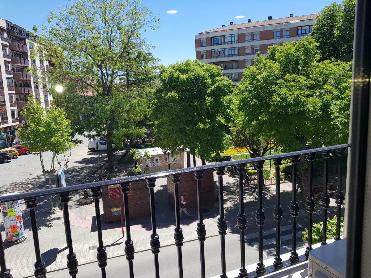 Apartamentos Aranda - Atico Duero Аранда де Дуеро Екстериор снимка
